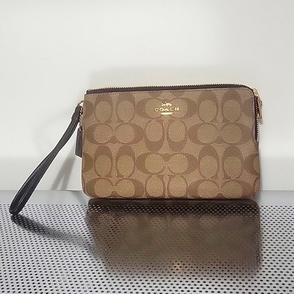 Coach monogram wristlet - Picture 1 of 5